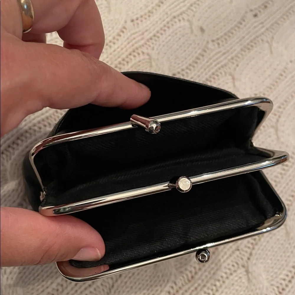 Buxton velvet touch cowhide black leather double clasp coin purse w/ side pocket - Picture 4 of 9